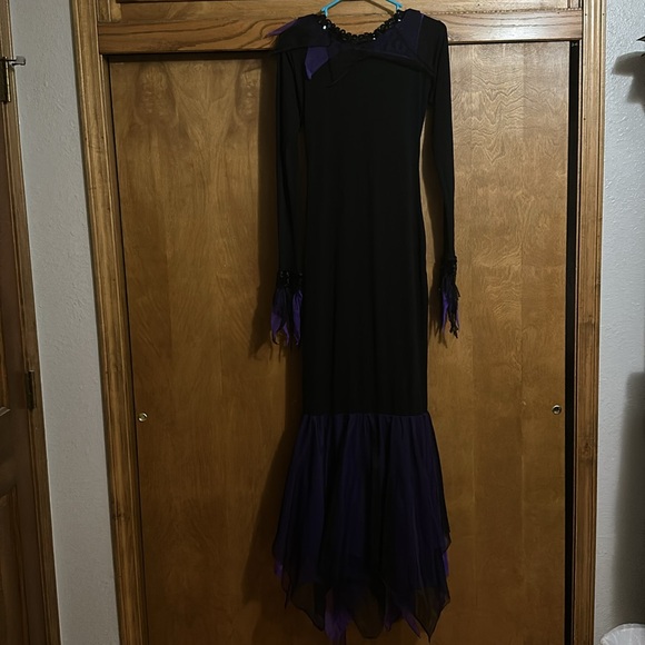 Halloween costume - Picture 3 of 7